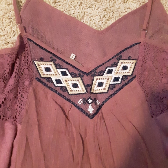 Gimmick Tank Tops - Picture 8 of 9